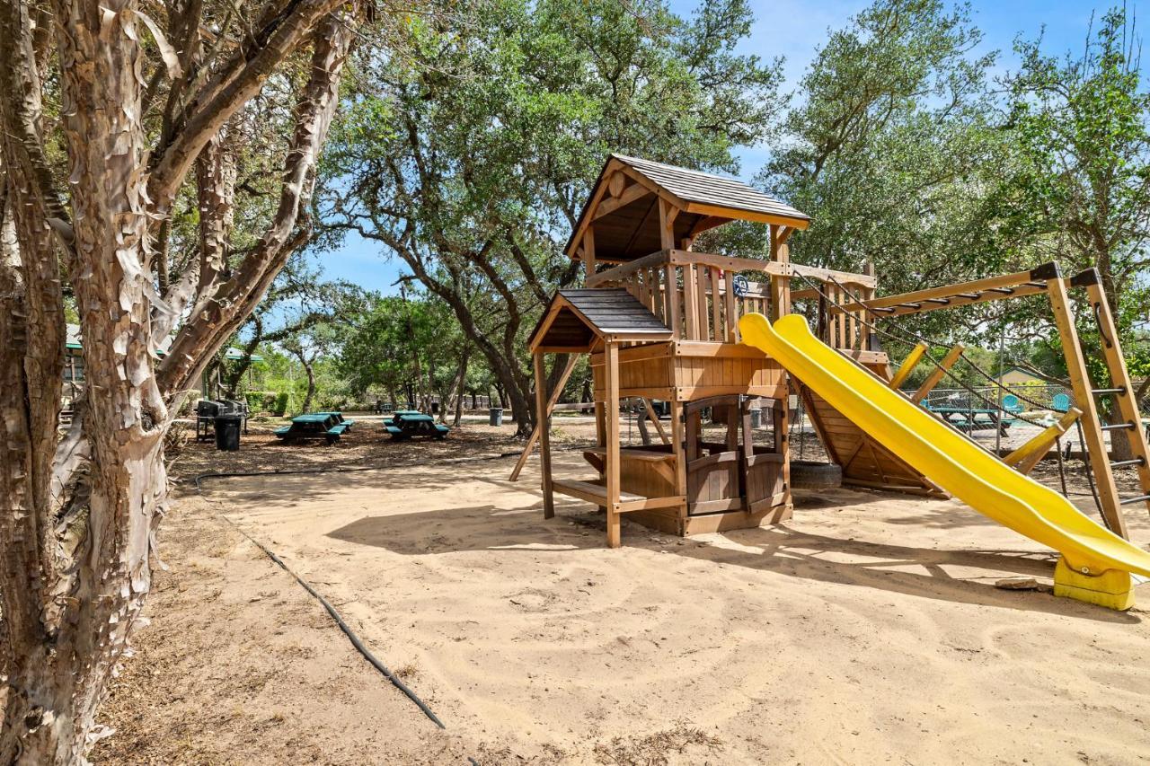 The Claire Hotel Canyon Lake Ngoại thất bức ảnh