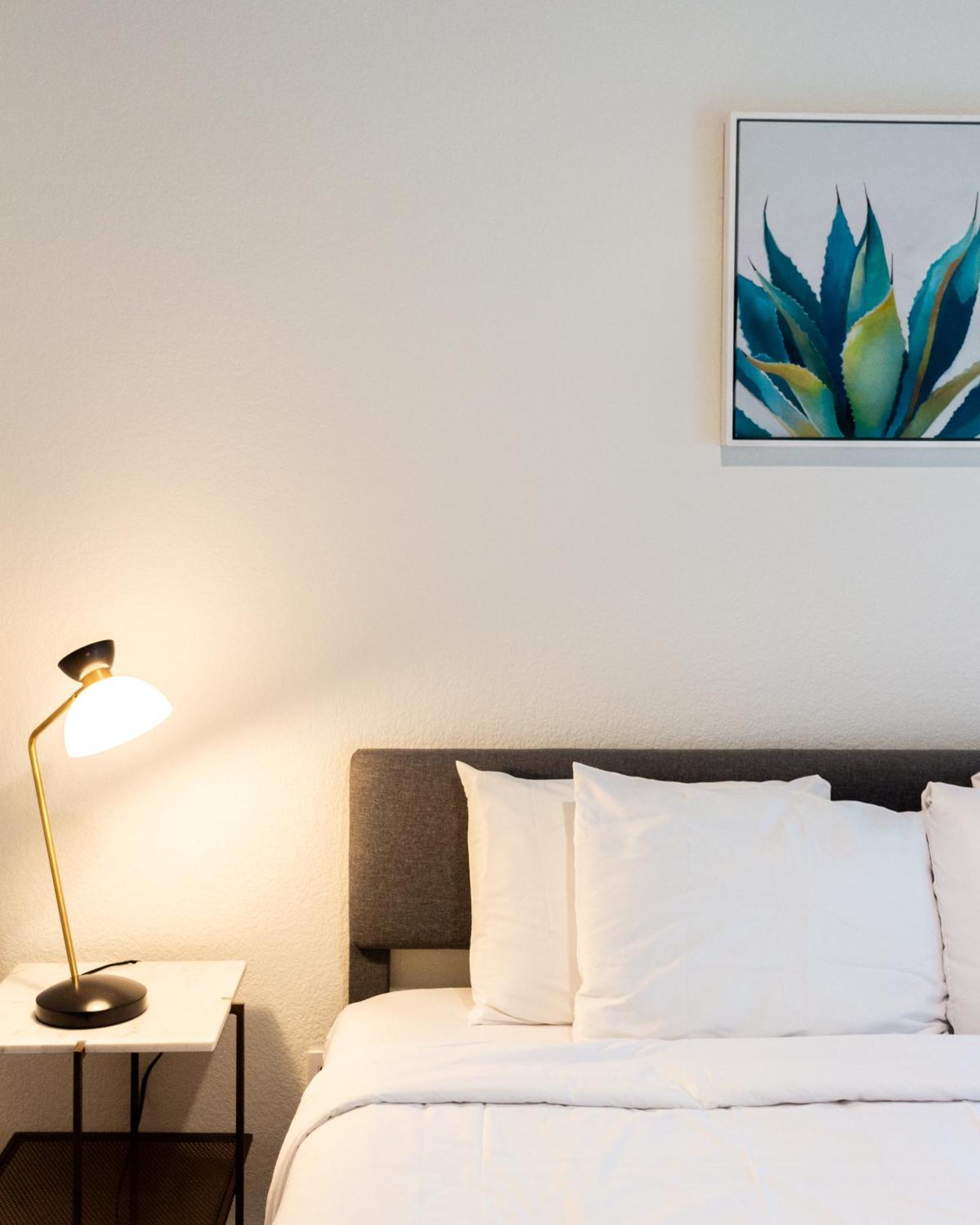 The Claire Hotel Canyon Lake Ngoại thất bức ảnh